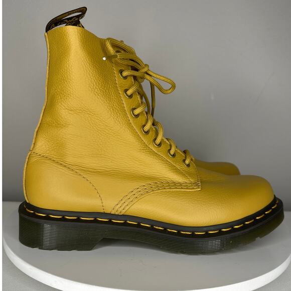 NIB Women's Dr. Martens Women's Pascal 1460 Mustard Combat Boot W8 - Picture 1 of 10
